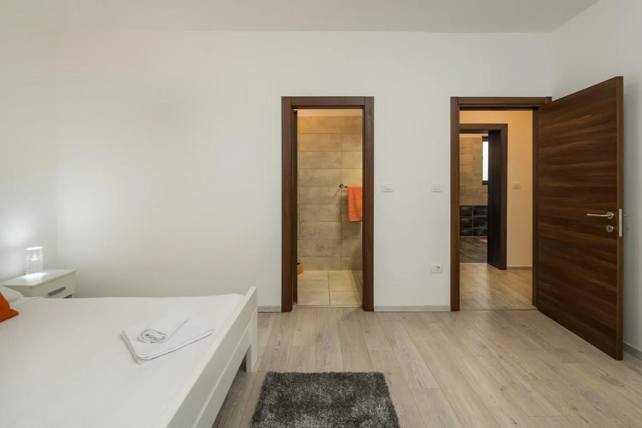 Villa Mateo Krnica Tatil Evi